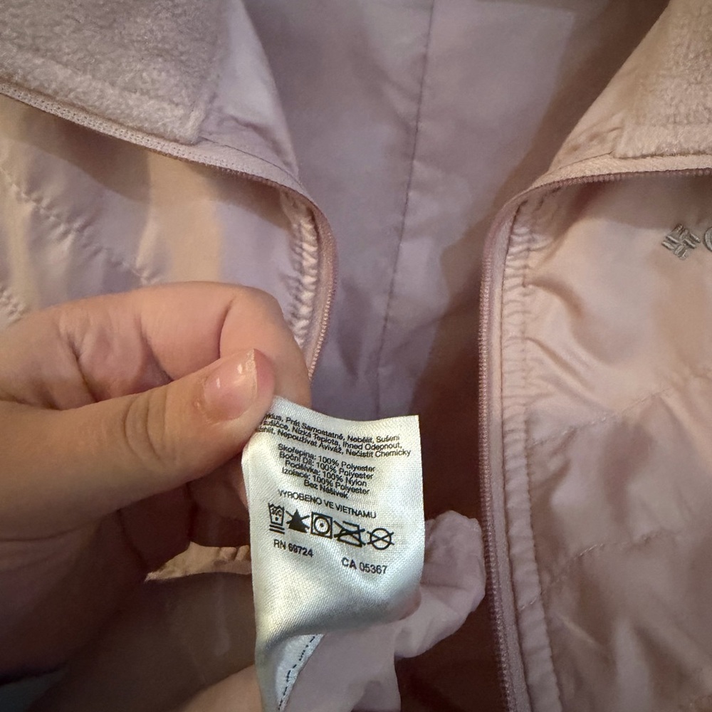 Columbia Women's Light Pink Quilted Insulated Vest - Picture 9 of 9